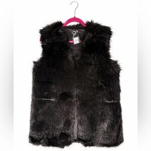 Chic Black Faux Fur Vest